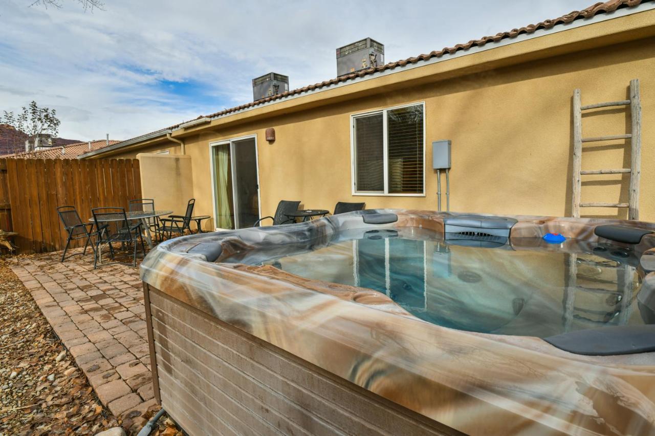 Cw343 - Great Downtown Location With A Private Hot Tub Moab Exterior photo