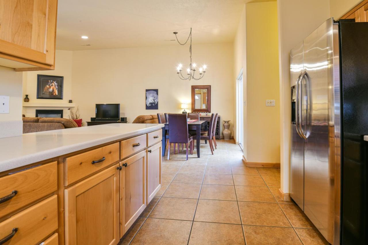 Cw343 - Great Downtown Location With A Private Hot Tub Moab Exterior photo